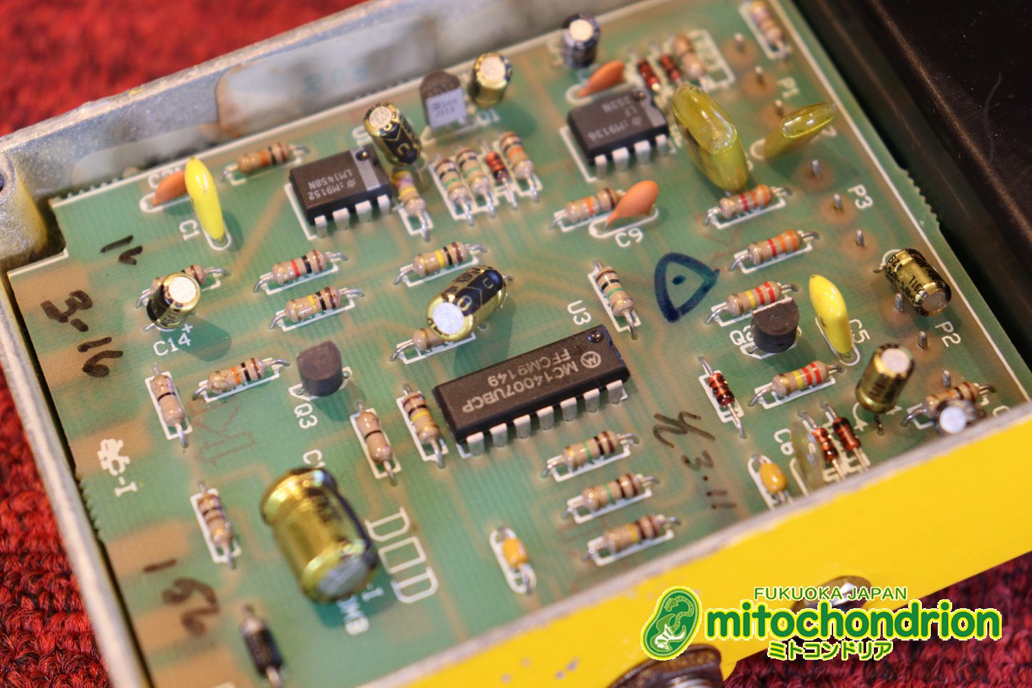 ドライブツマミの最後にあるブーストは激歪です！