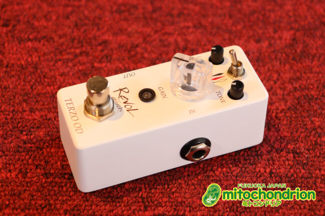 ミニスイッチで3つのモード切替が出来て、3台のオーバードライブを持っている気分！