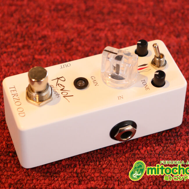 ミニスイッチで3つのモード切替が出来て、3台のオーバードライブを持っている気分！