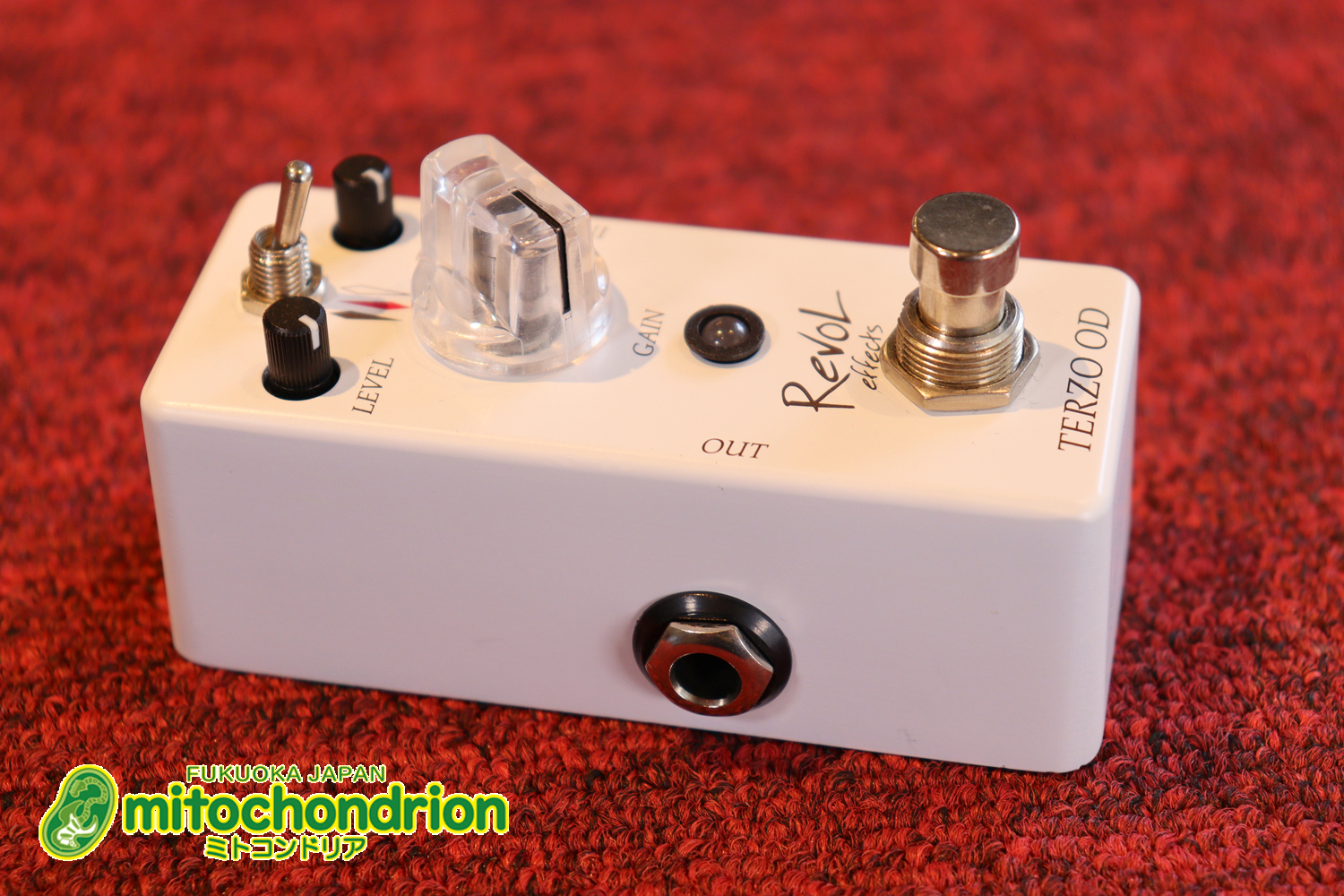 ミニスイッチで3つのモード切替が出来て、3台のオーバードライブを持っている気分！