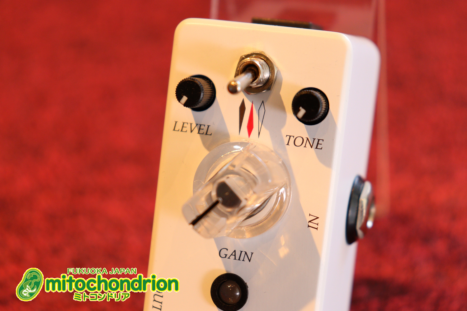 ミニスイッチで3つのモード切替が出来て、3台のオーバードライブを持っている気分！