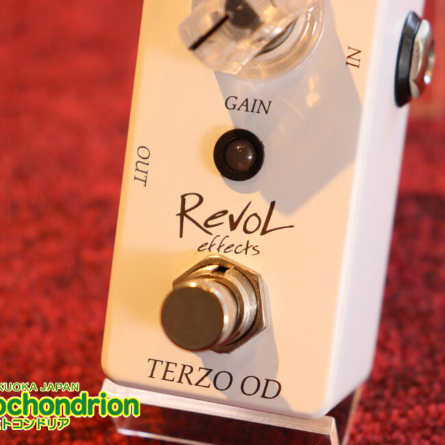 ミニスイッチで3つのモード切替が出来て、3台のオーバードライブを持っている気分！